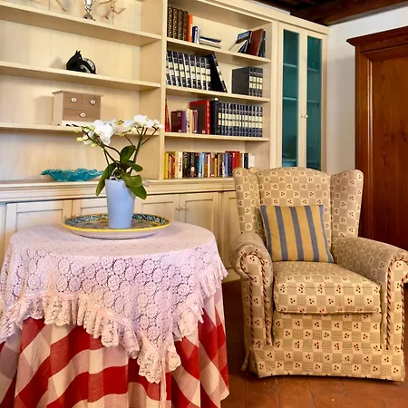 Apartament Rustico Tra Pisa, Lucca E Firenze