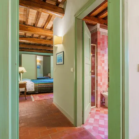 Rustico Tra Pisa, Lucca E Firenze アパート *