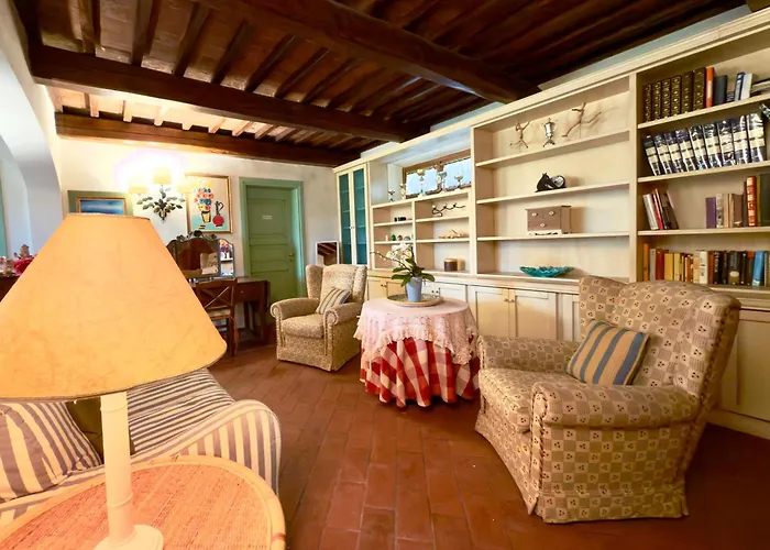 Rustico Tra Pisa, Lucca E Firenze Apartmán